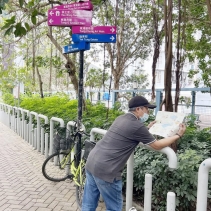 🚠【 街 站 日 常 ｜你好，東涌 】👋一路穿過逸東邨便到達街站的常到之處，甚少踏入東涌的筆者四周觀望這個社區的公共建築🏠。第一次到來，很容易就會被逸東邨旁的香港街市的懷舊裝飾吸引——舊 (3)
