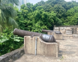 🌾【 三 姊 妹 回 憶 中 的 舊 東 涌 】🛖六月初星期六上午，我們如常在滿東天橋擺街站，竟然有意料之外的收穫，遇到回來探望母親的羅氏三姊妹，跟我們娓娓道來東涌數十年的改變。羅氏三姊妹 (2)