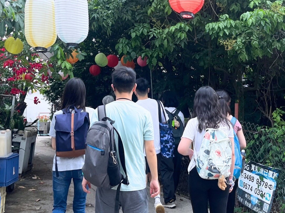 【 社區導賞初體驗：青年的職涯探索🌟 】早前，我們舉辦了一場為青年而設的交流活動。參加者他們來自不同行業，有人曾參與社區工作，有人對文化保育與旅遊感興趣。對他們來說，「導賞員」這個職業不但新 (3)