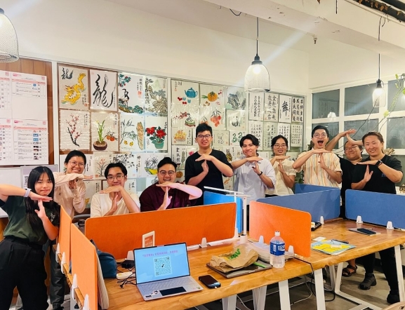 【🎉 社區組織者培訓圓滿結束 🎉】「清涌覺樂」社區組織者培訓圓滿結束！為期四節的課堂，讓學員從認識社區及組織者的角色出發。透過🗺️地圖、🎲遊戲、小組討論、✏️設計工具練習、🏞️實地考 (2)