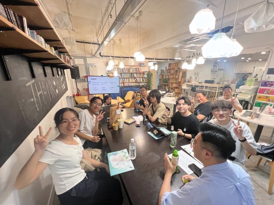 【🎉 社區組織者培訓圓滿結束 🎉】「清涌覺樂」社區組織者培訓圓滿結束！為期四節的課堂，讓學員從認識社區及組織者的角色出發。透過🗺️地圖、🎲遊戲、小組討論、✏️設計工具練習、🏞️實地考 (1)